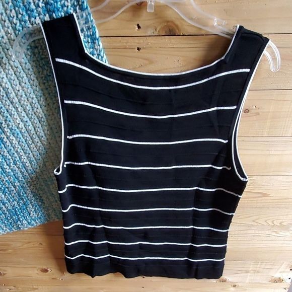 J.A.C. Black and White Tank XL - Picture 5 of 6